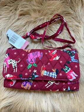 NWT Vera Bradley Quilted Burgundy Holiday Hounds Crossbody Wallet